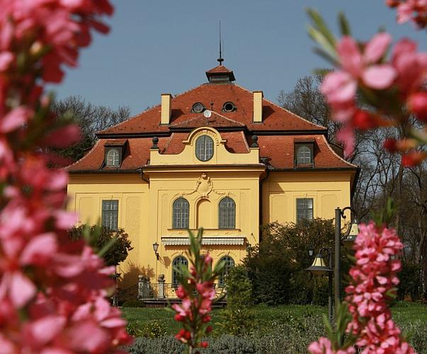 Nyitnak a Vendégházak!